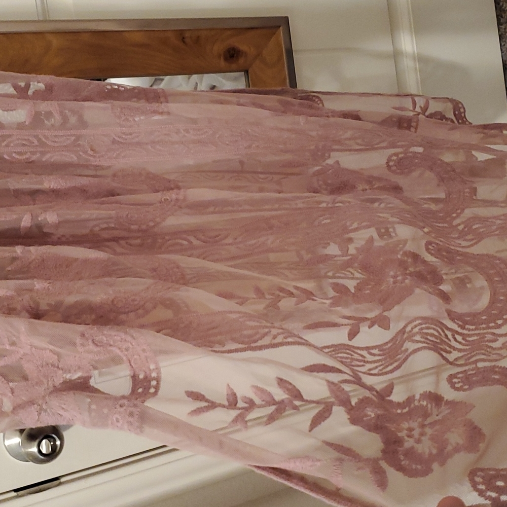 Dress - Picture 4 of 4